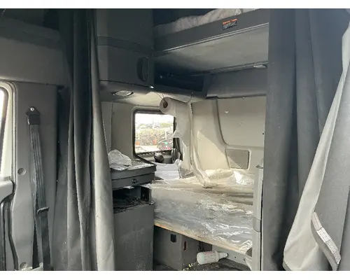 INTERNATIONAL LT625 Cab Assembly