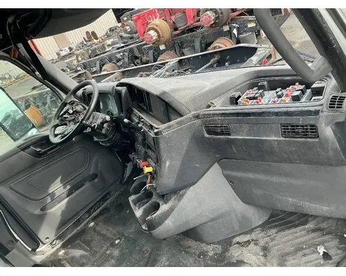 INTERNATIONAL LT625 Cab Assembly