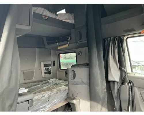 INTERNATIONAL LT625 Cab Assembly