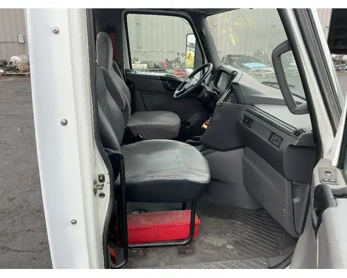 INTERNATIONAL LT625 Cab Assembly