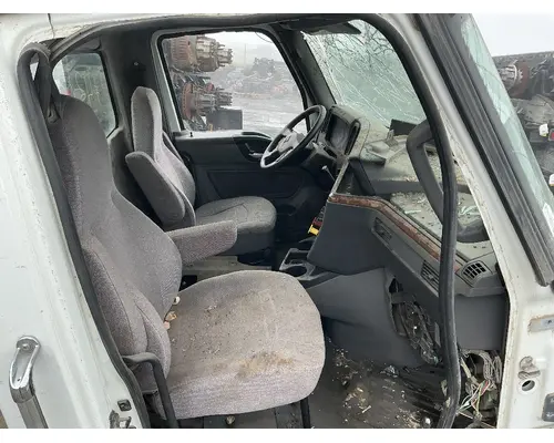 INTERNATIONAL LT625 Cab Assembly