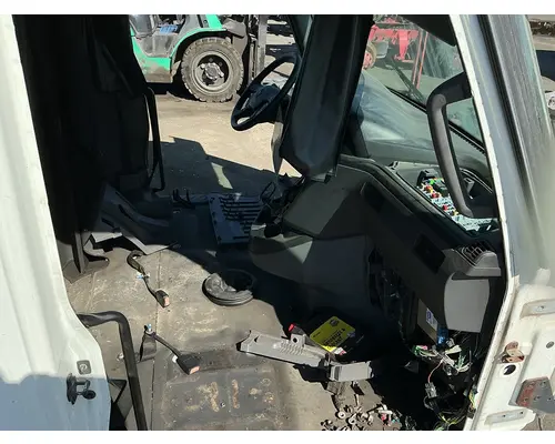 INTERNATIONAL LT625 Cab Assembly