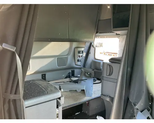 INTERNATIONAL LT625 Cab Assembly