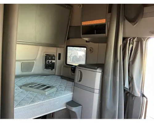 INTERNATIONAL LT625 Cab Assembly