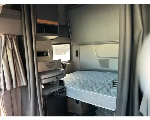 INTERNATIONAL LT625 Cab Assembly