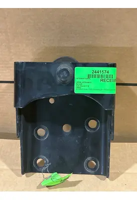 INTERNATIONAL LT625 Cab Mount 119