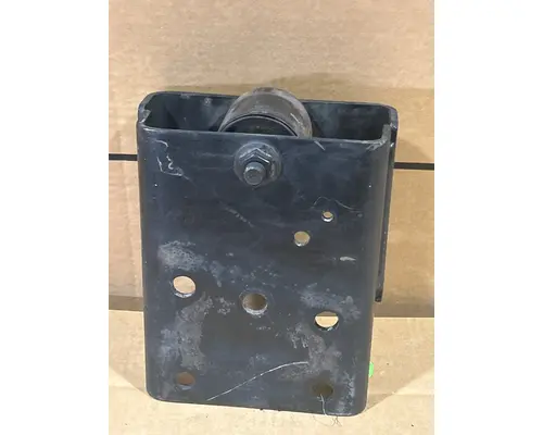 INTERNATIONAL LT625 Cab Mount 119