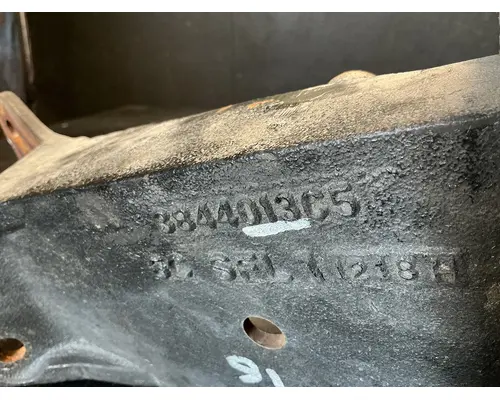 INTERNATIONAL LT625 Cab Mount Bracket