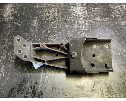 INTERNATIONAL LT625 Cab Mount Bracket