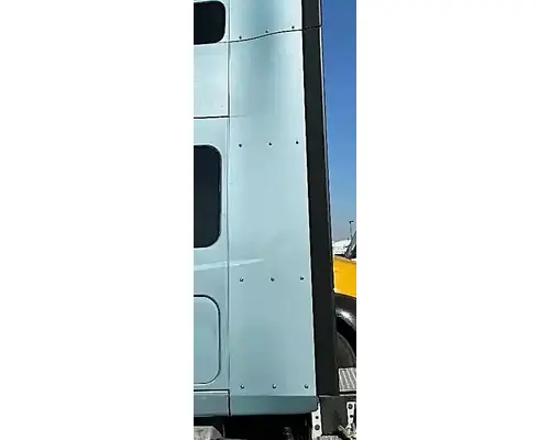 INTERNATIONAL LT625 CabSleeper Fairing