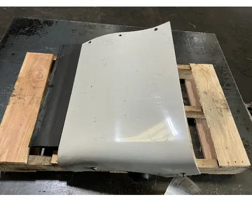 INTERNATIONAL LT625 CabSleeper Fairing