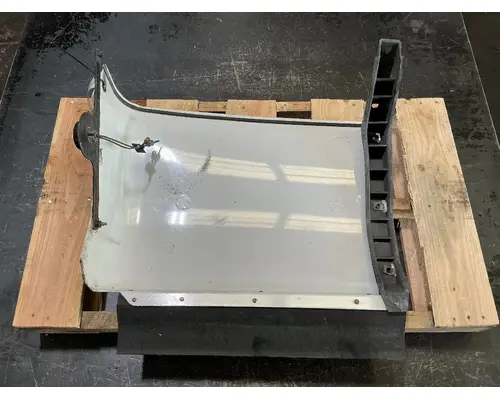 INTERNATIONAL LT625 CabSleeper Fairing