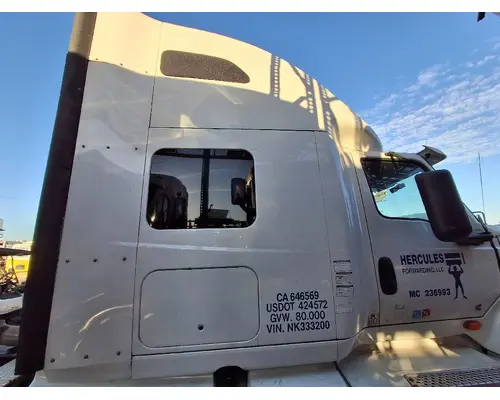 INTERNATIONAL LT625 CabSleeper Fairing