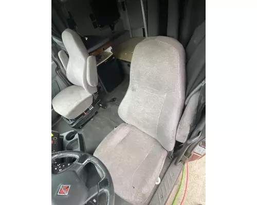 INTERNATIONAL LT625 Cab