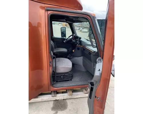 INTERNATIONAL LT625 Cab