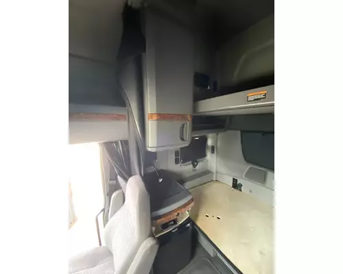 INTERNATIONAL LT625 Cab