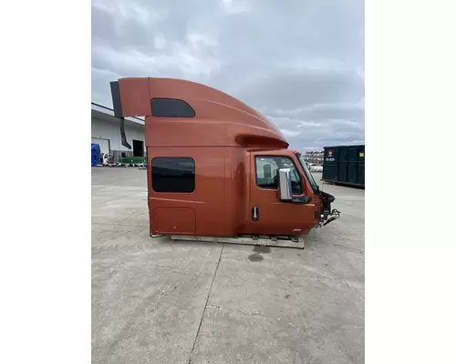 INTERNATIONAL LT625 Cab