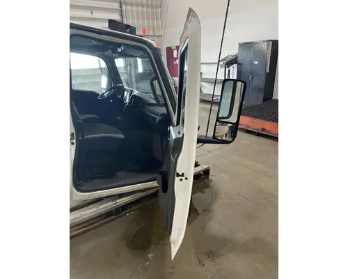 INTERNATIONAL LT625 Cab