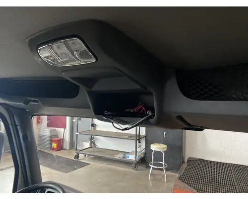 INTERNATIONAL LT625 Cab