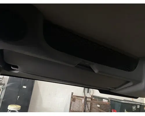 INTERNATIONAL LT625 Cab