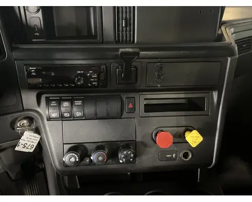 INTERNATIONAL LT625 Cab