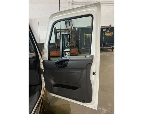 INTERNATIONAL LT625 Cab