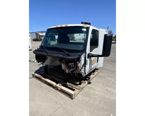 INTERNATIONAL LT625 Cab