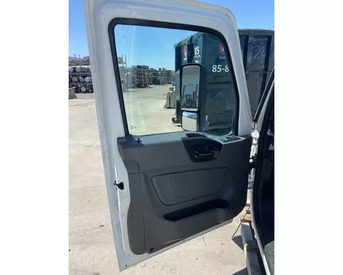 INTERNATIONAL LT625 Cab