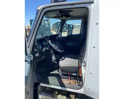INTERNATIONAL LT625 Cab