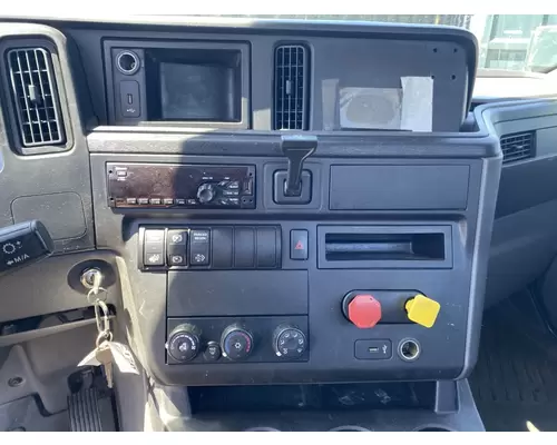 INTERNATIONAL LT625 Cab