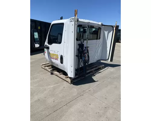 INTERNATIONAL LT625 Cab
