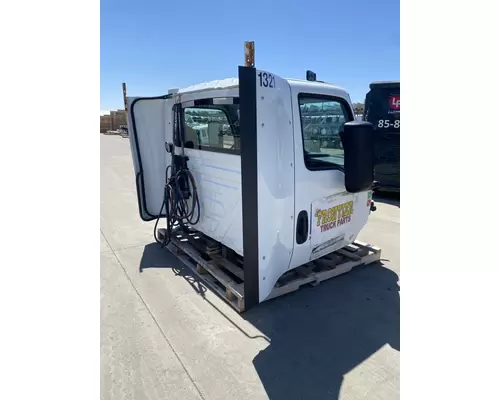INTERNATIONAL LT625 Cab