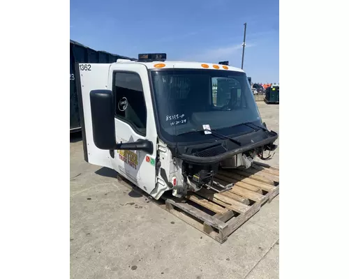 INTERNATIONAL LT625 Cab