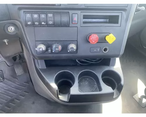 INTERNATIONAL LT625 Cab