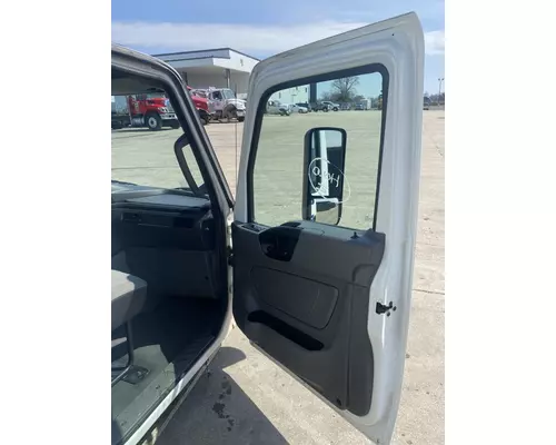 INTERNATIONAL LT625 Cab