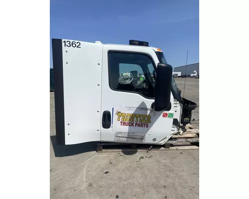 INTERNATIONAL LT625 Cab
