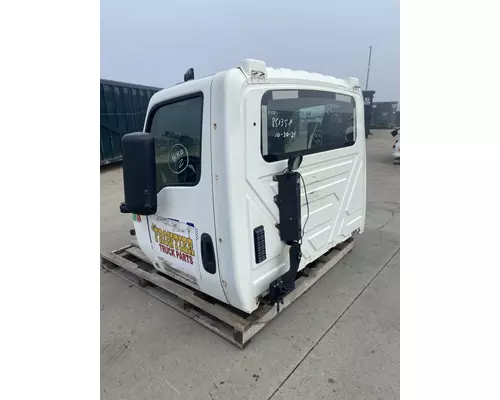 INTERNATIONAL LT625 Cab