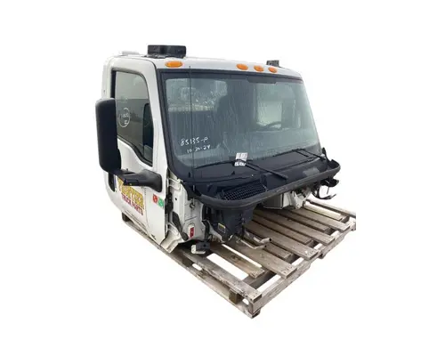 INTERNATIONAL LT625 Cab
