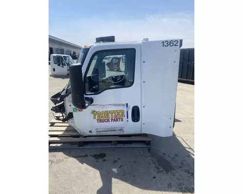 INTERNATIONAL LT625 Cab
