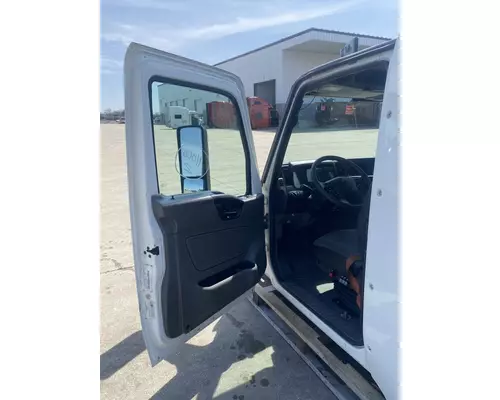 INTERNATIONAL LT625 Cab