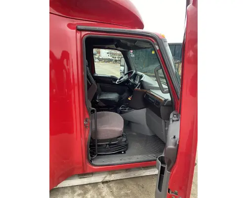 INTERNATIONAL LT625 Cab