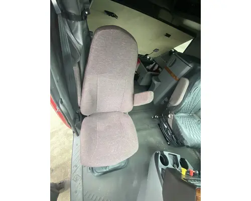 INTERNATIONAL LT625 Cab