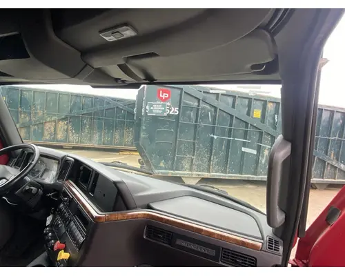 INTERNATIONAL LT625 Cab