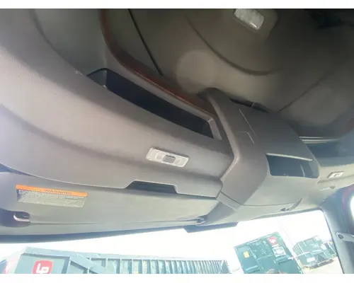 INTERNATIONAL LT625 Cab