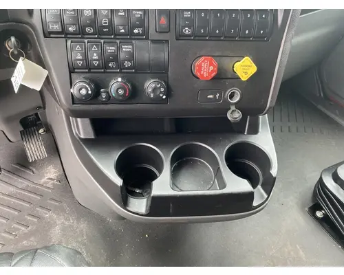 INTERNATIONAL LT625 Cab