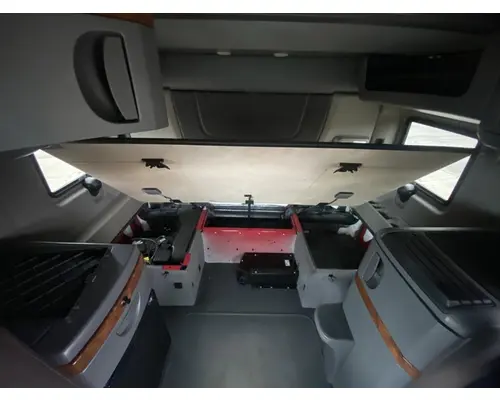 INTERNATIONAL LT625 Cab