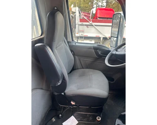 INTERNATIONAL LT625 Cab