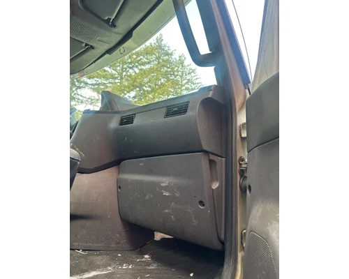 INTERNATIONAL LT625 Cab