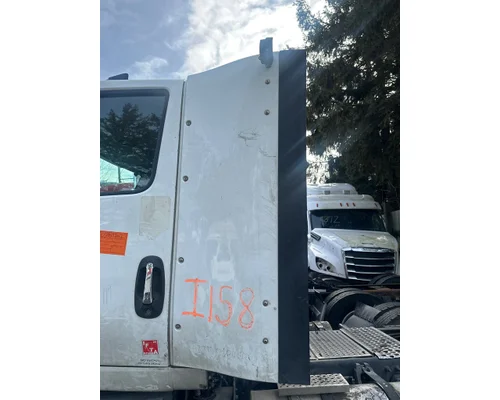 INTERNATIONAL LT625 Cab