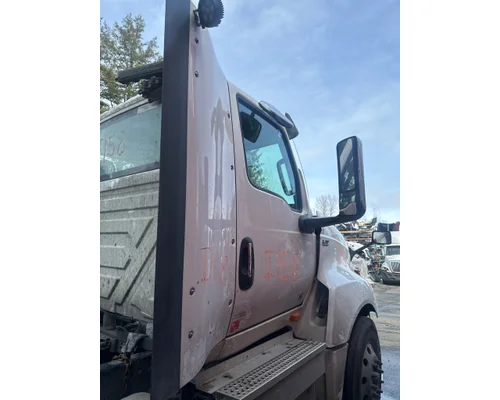 INTERNATIONAL LT625 Cab